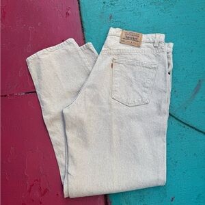 1997 Levi’s 550 Relaxed Fit Jeans Made in USA Light Wash Vintage Denim 38x32